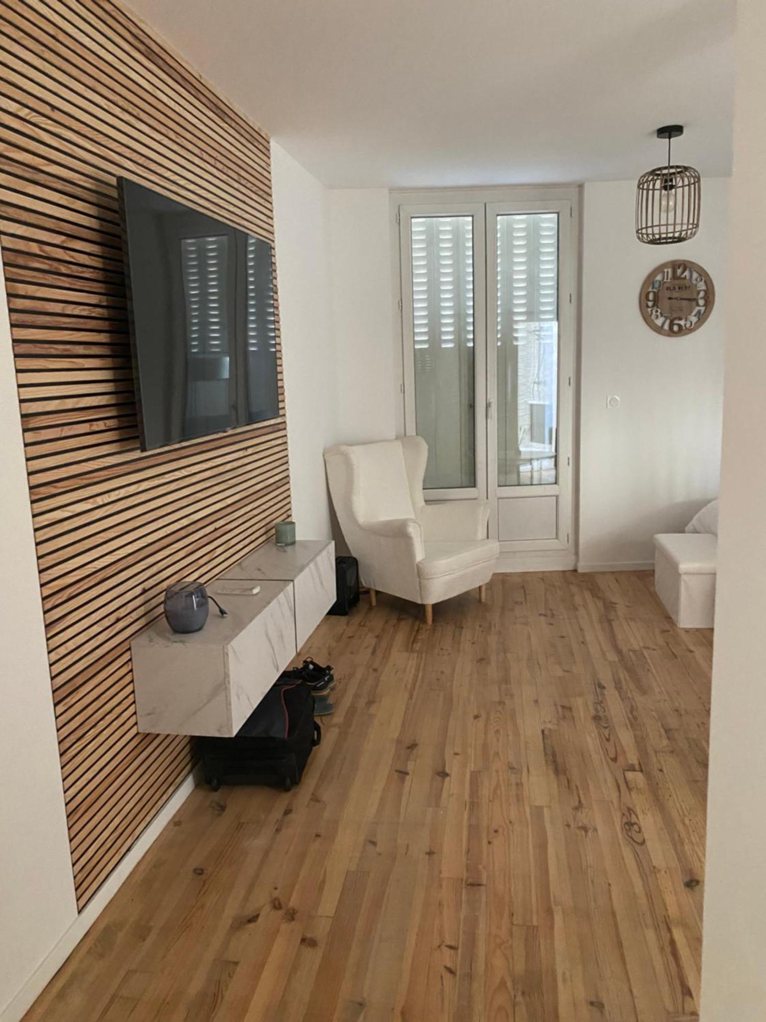 3 * Avignon